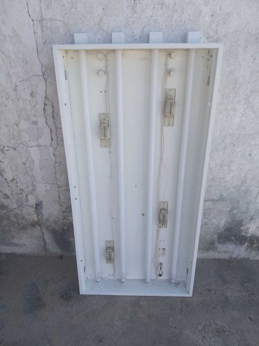 Fluorescent Recessed Fixtures (Used) [New Price] from