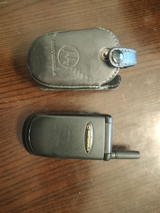 Motorola 2 telemóveis avariados para restauro ou peças