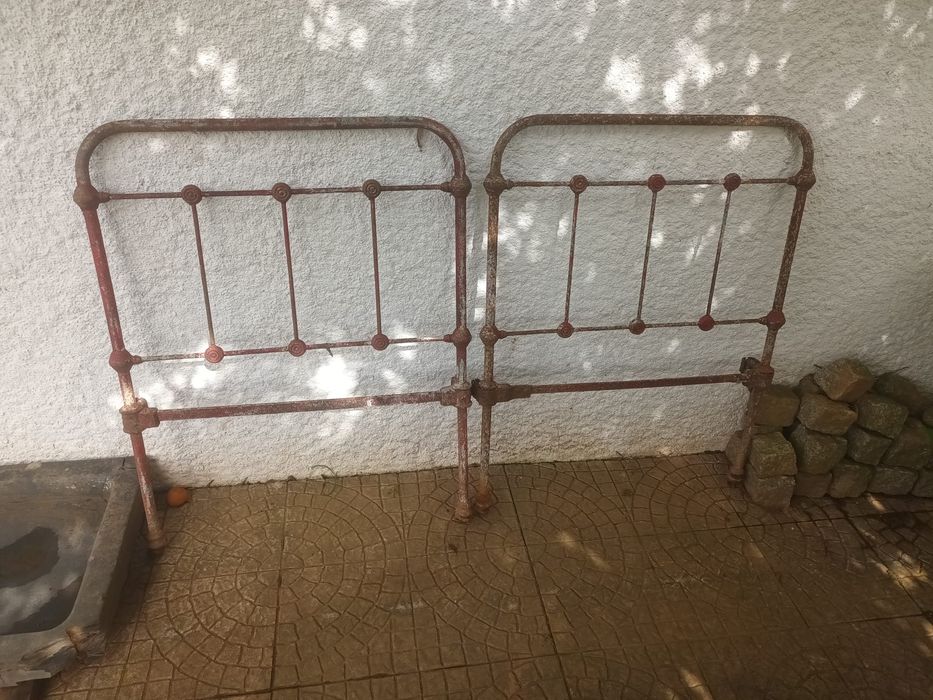 Cama de ferro antiga para restauro total