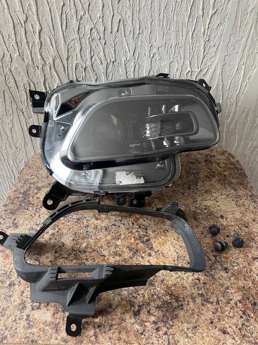 Фара jeep cherokee права галоген