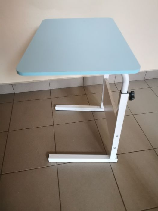 Stolik do laptopa