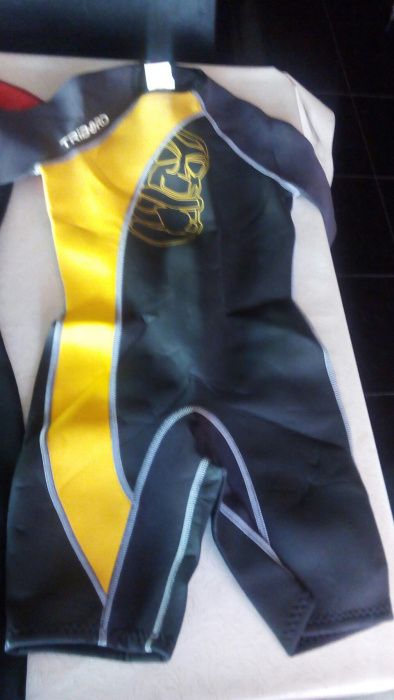 3 fatos bodyboard ou surf 8, 10 e 12 anos (2 fatos novos)