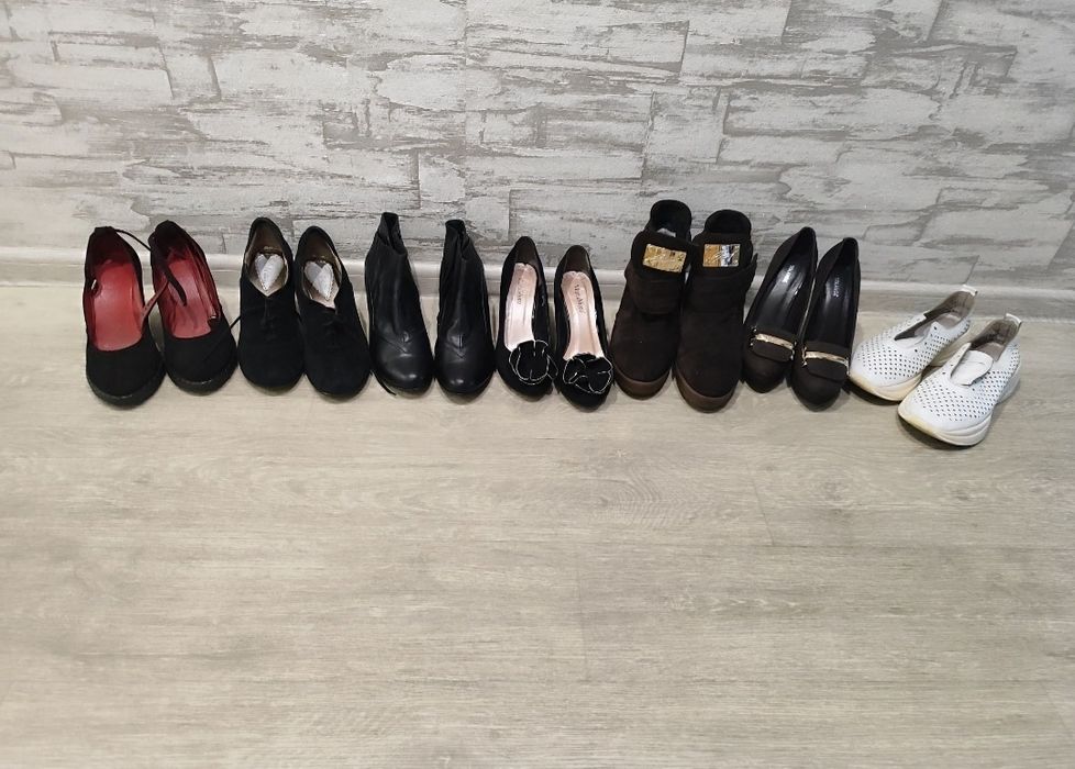 Жіноче взуття в гарному стані