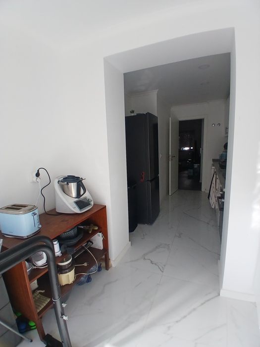 Quarto para alugar em T2 em Queluz