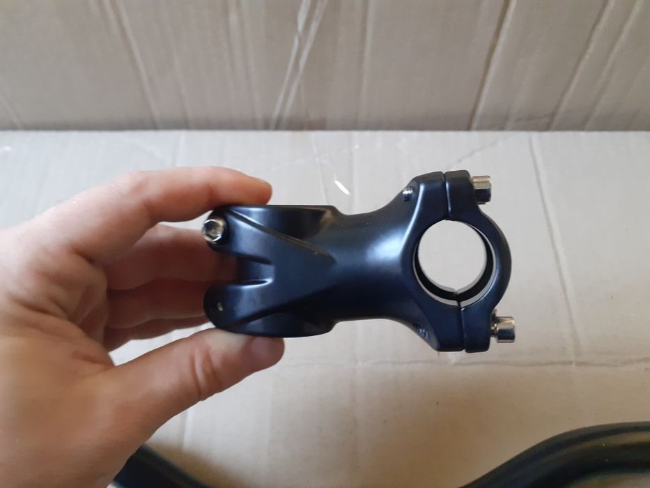 ВЕЛОсипедный руль 25.4х680мм +вынос 25.4х60мм алюминиевый черный.