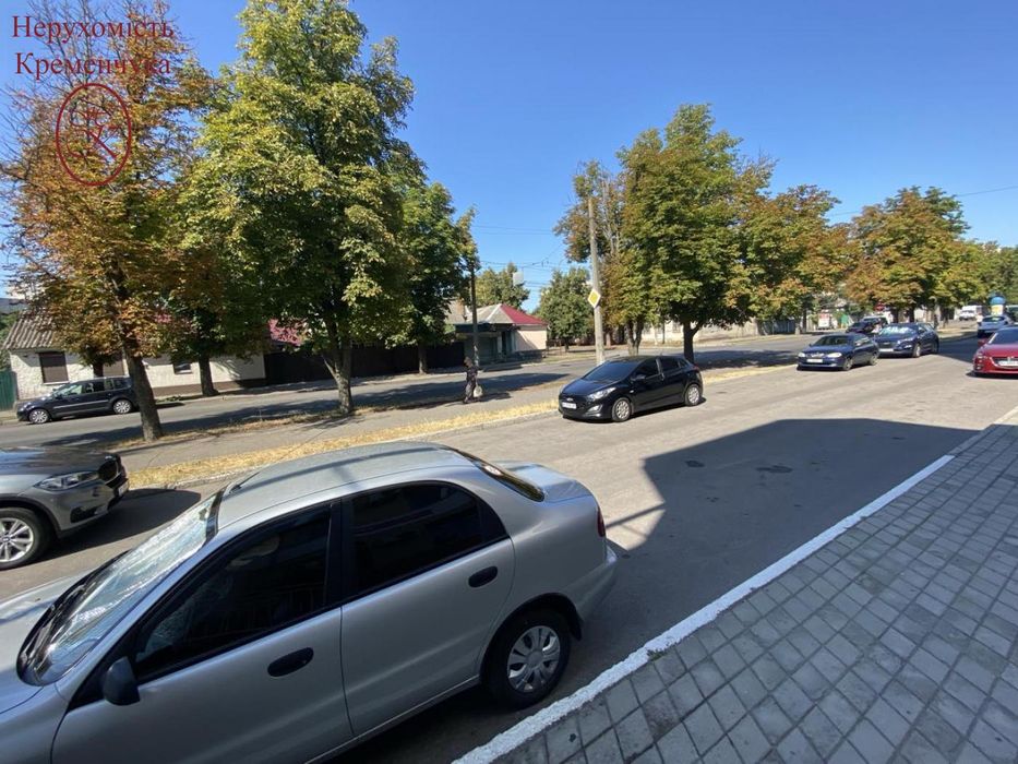 Продаж комерційного приміщення фасадна лінія центр