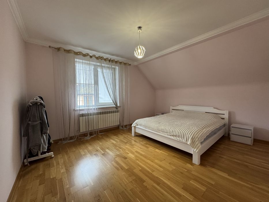 Здається будинок