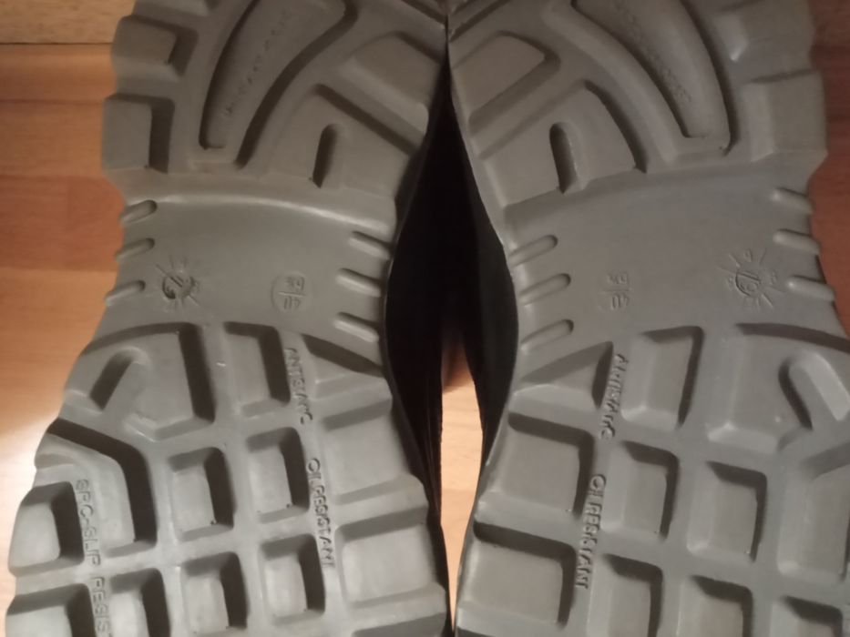 Продам тёплые сапоги.