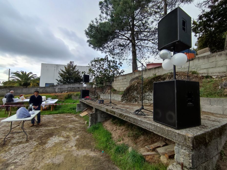 PA Acústica 4Flex 1600W RMS + Mesa Behringer 32canais e efeitos