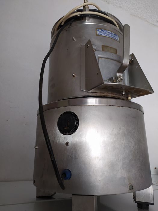Máquina descascar batatas