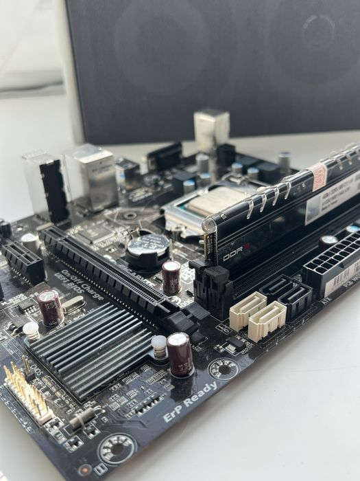 Материнська плата GIGABYTE GA-H81M-S1, процесор Intel i3-4160,DDR3 4Gb