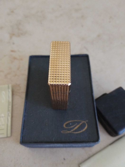 Isqueiro em ouro ST Dupont