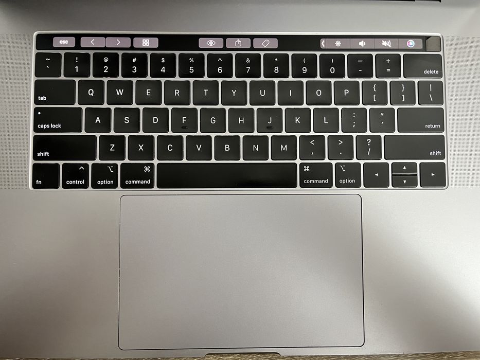 Macbook 15 pro 2019, 16/512, i9, 13 циклів АКБ (нова батарея)