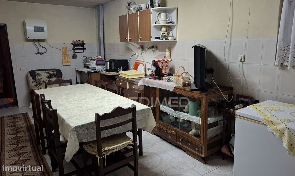 Moradia T1 pronta a Habitar com Terreno, Santos, Santarém.