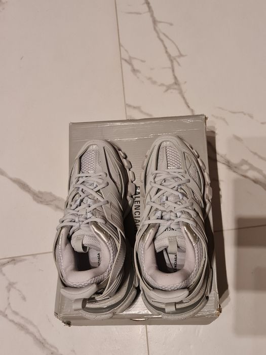 Balenciaga track