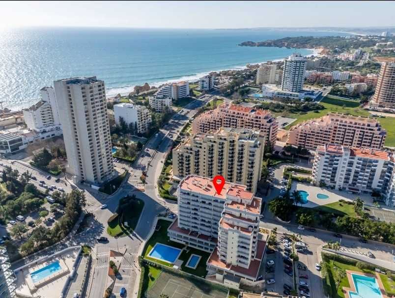 Férias na 2.ª linha da Praia da Rocha