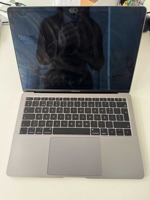 MacBook Air 13" Intel I5 - 8GB RAM - 256GB - 2019
