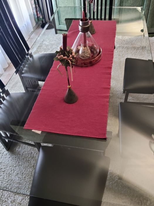 Mesa de sala em vidro com 6 cadeiras