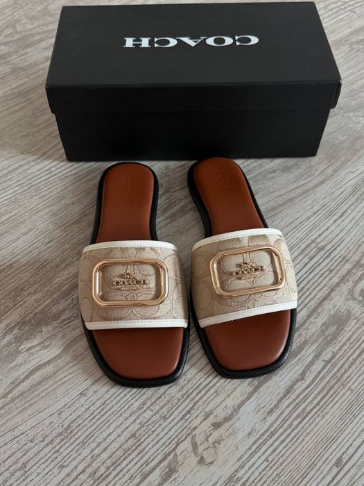 Шльопанці Coach в наявності 38 розмір