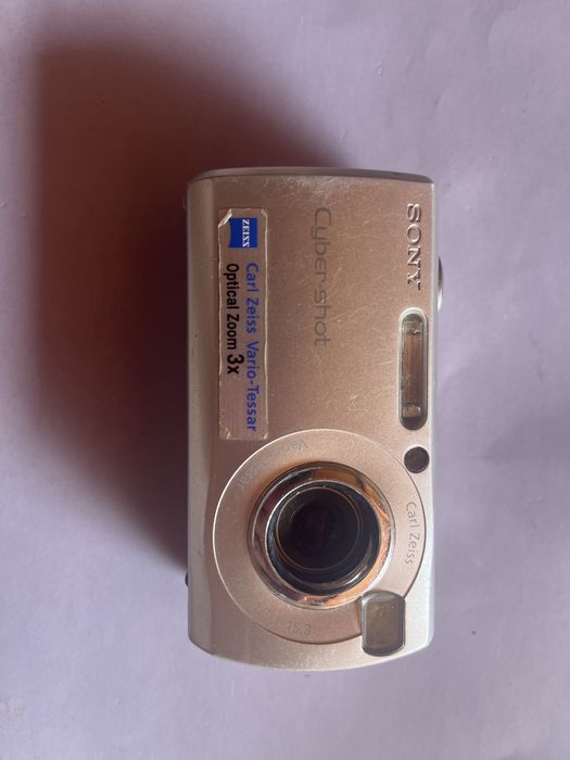 Фотоапарат Sony бувший у використанні працездатність невідома