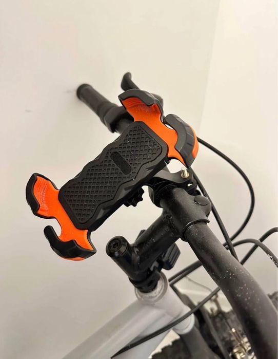 Grey Bike / Bicycle - Bicicleta cinzenta