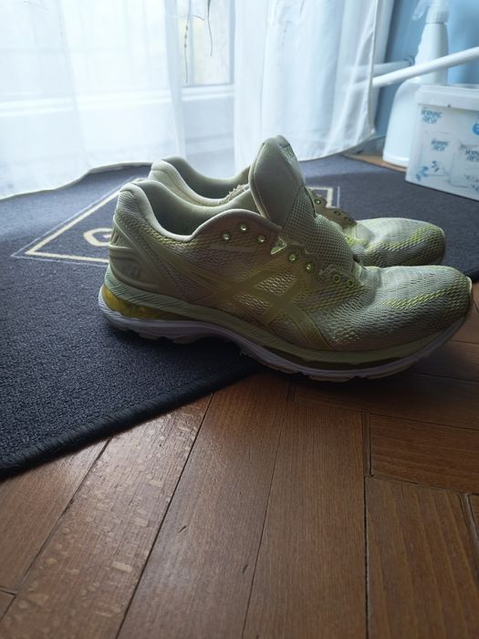 Buty Asics Nimbus 20 roz 42  (26 cm)