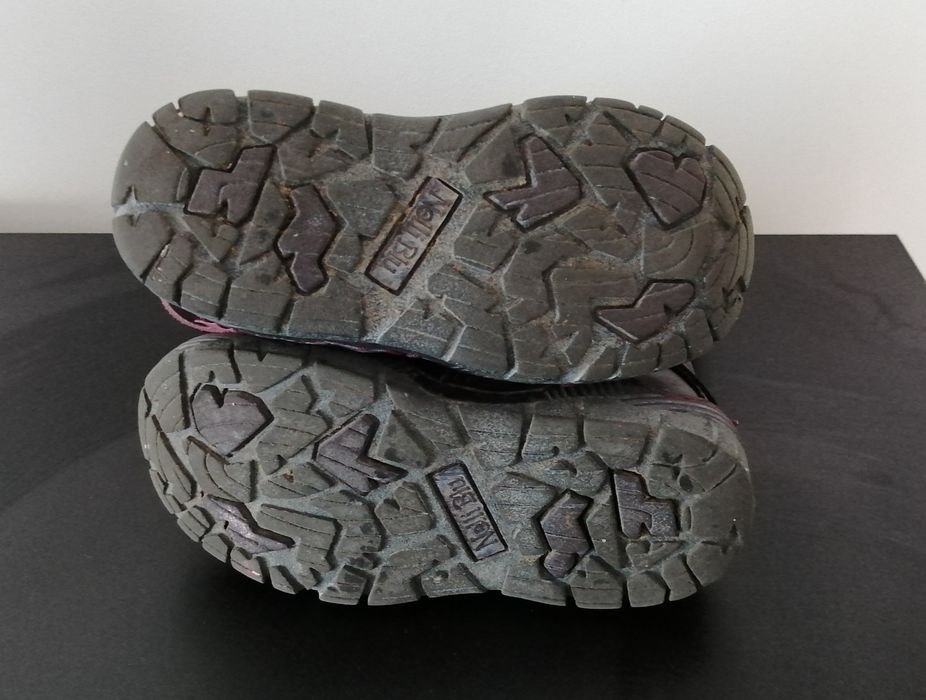 Kozaki roz. 25 dla dziewczynki na zamek