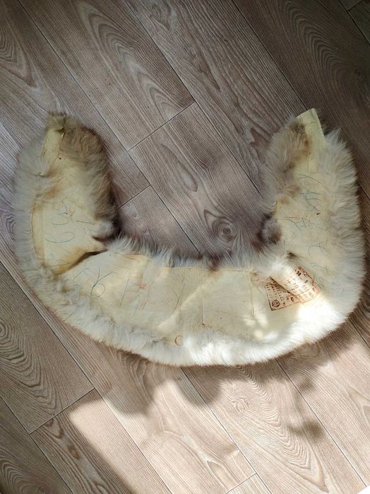 Хутро писця білого