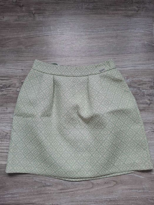 Elegancka spódnica Mohito tłoczony wzór rozm 34