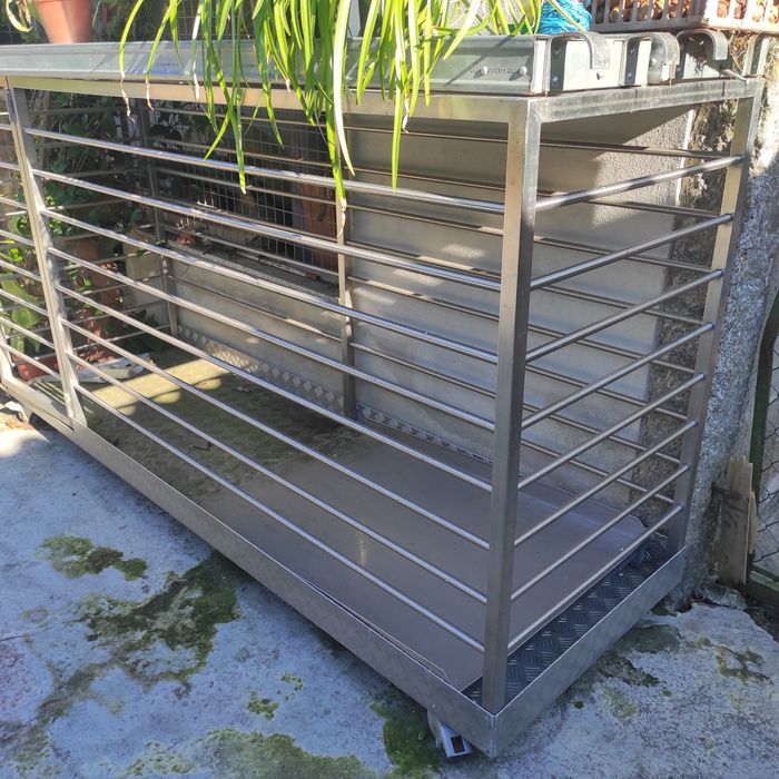 Jaula em inox para cães
