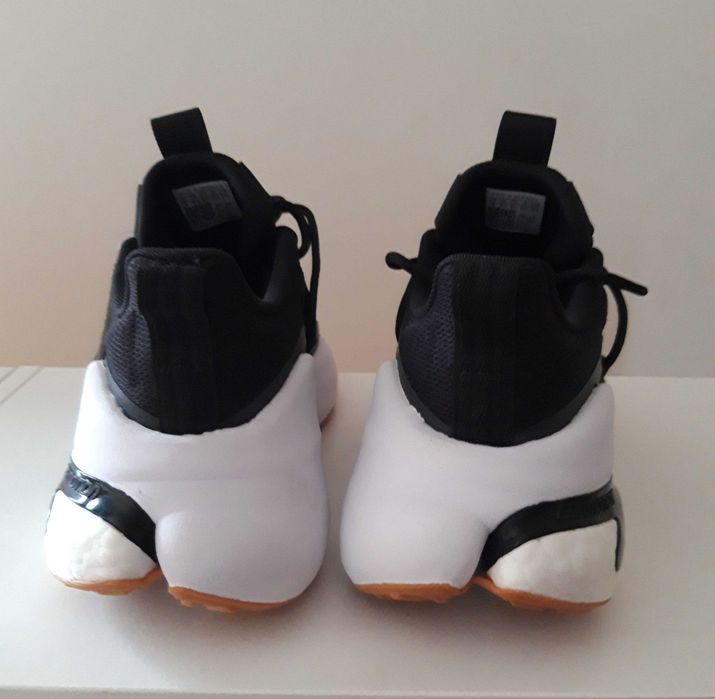 Sapatilhas corrida running ADIDAS Boost - Artigo NOVO.