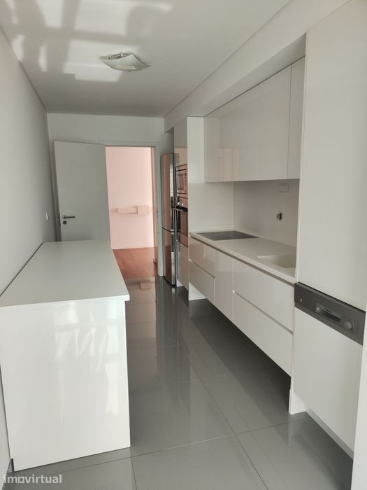 Apartamento Renovado T2 Avenida Bessa - 2 lugares garagem