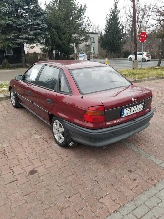 Opel Astra J 1998 sedan 1.4 benzyna