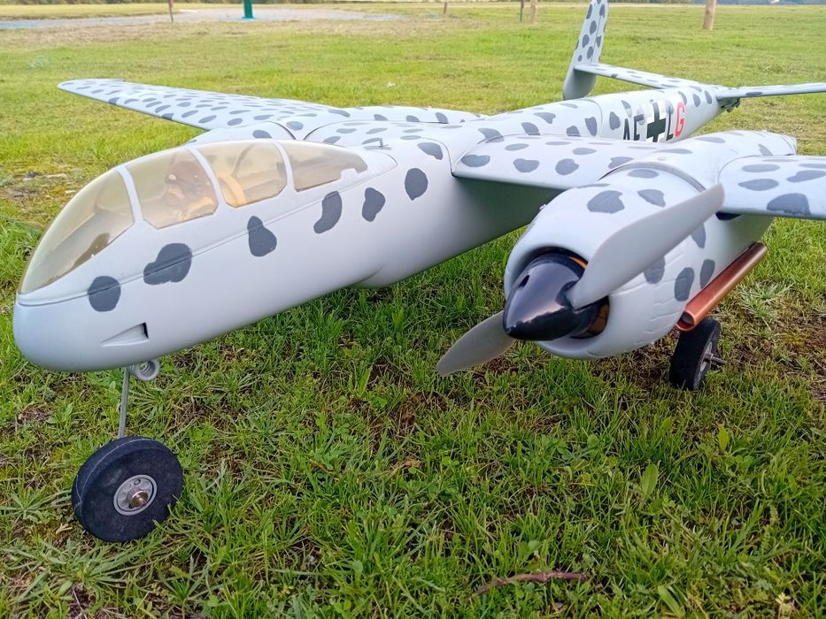Aeromodelismo  RC Heinkel  HE-219  UHU