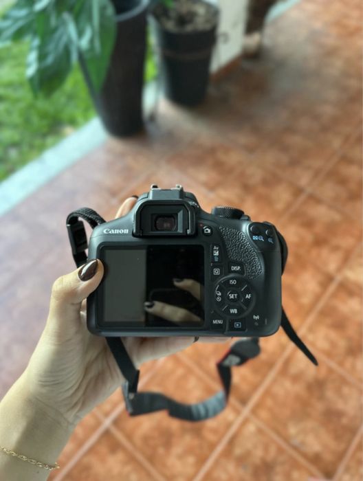Canon EOS 1300D c/ WIFI