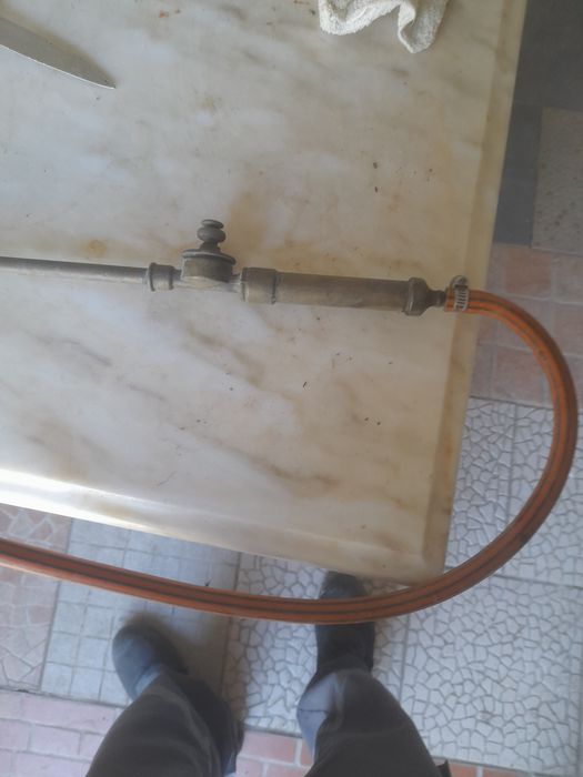 Pulverizador antigo em cobre