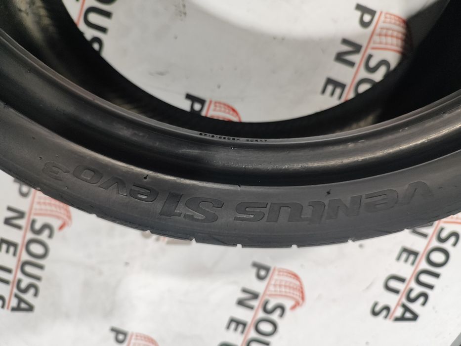 2 pneus semi novos 235-35R19 Hankook - Oferta dos  portes