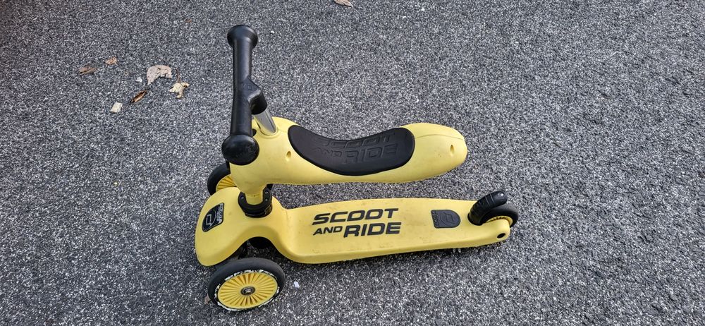 Trotinete Scoot and Ride Amarela