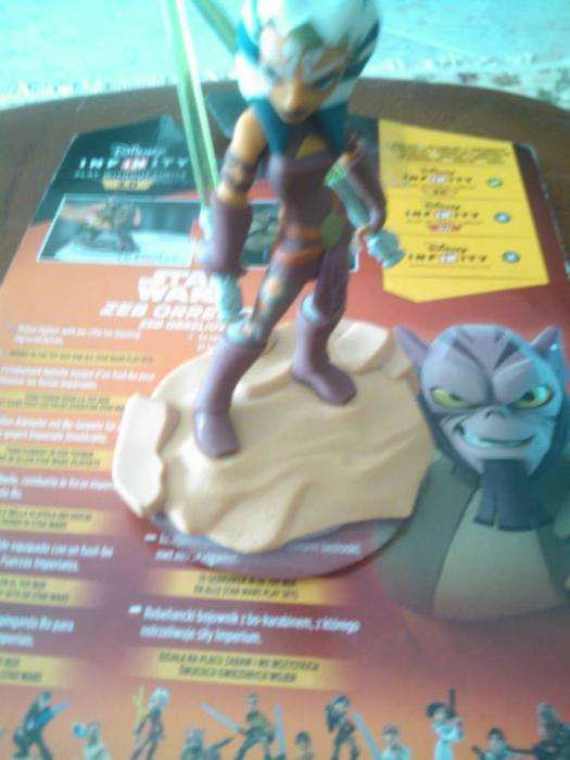 Figura star wars a revolução Ahsoka Infinity