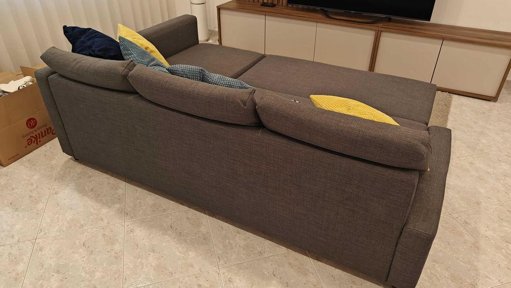 Sofá-cama IKEA FRIHETEN com arrumação