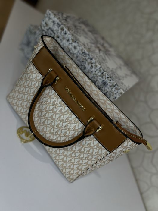 Жіноча сумка Michael Kors