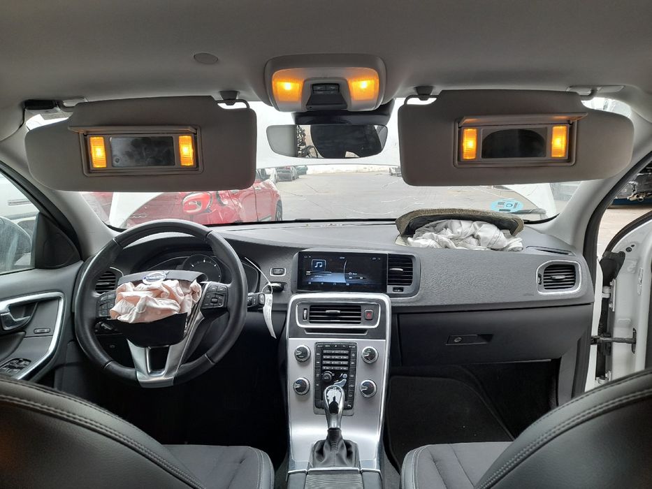Para peças VOLVO V60 I Cross Country (157)