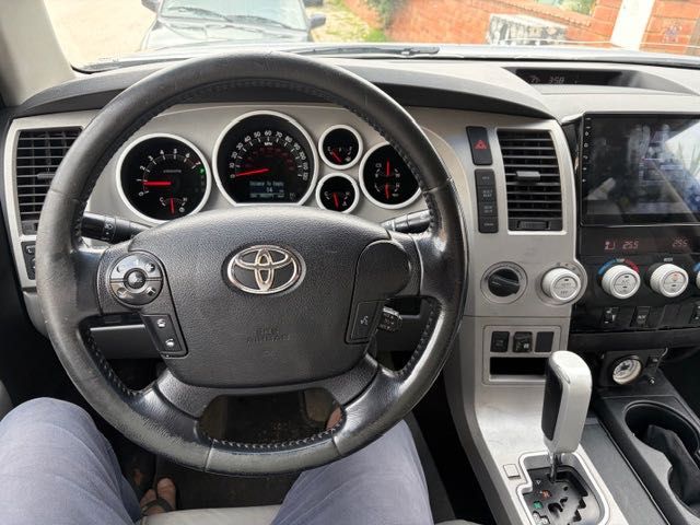 Carrinha Toyota Tundra mais grande que um Hi-Lux