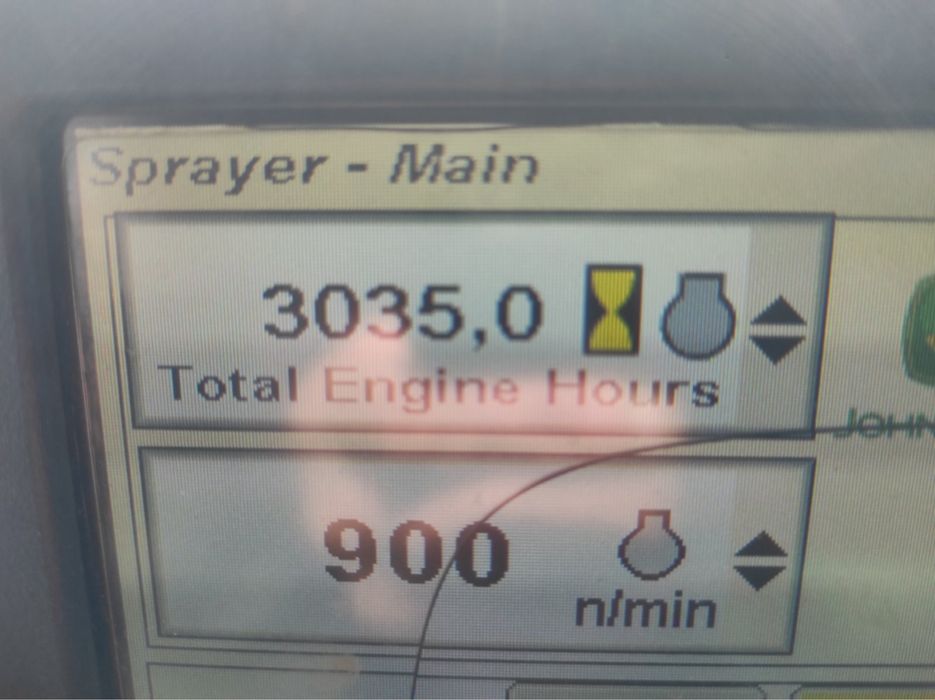 Самохідний обприскувач John Deere 4730