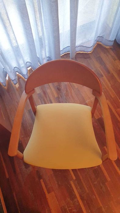 Cadeira Maciça em Madeira Faia com Assento/Almofada em Veludo Amarelo - Para Secretária/Escrivaninha ou para Decorar um Quarto