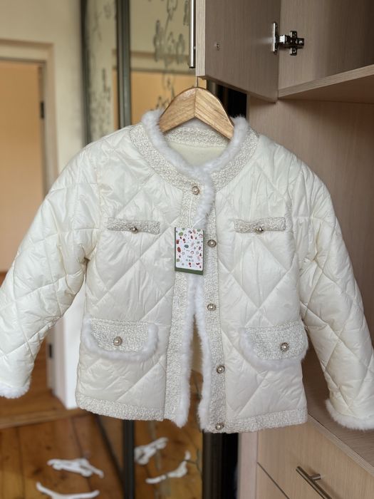 Куртка для дівчинки 140р