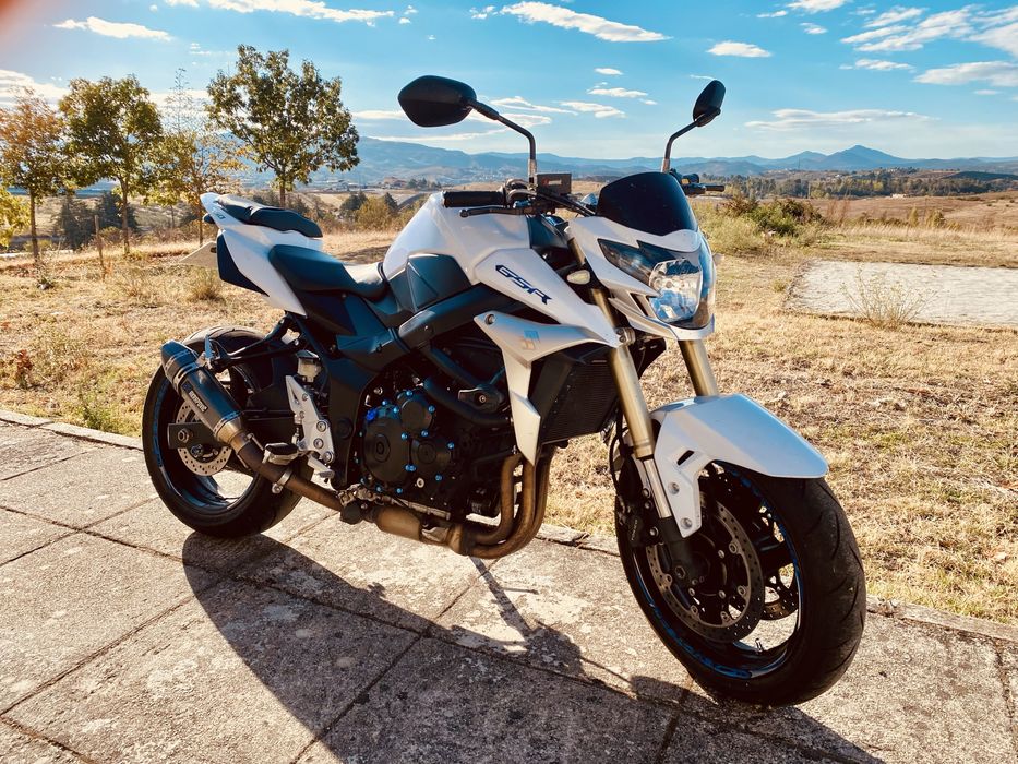 Suzuki gsr 750cc