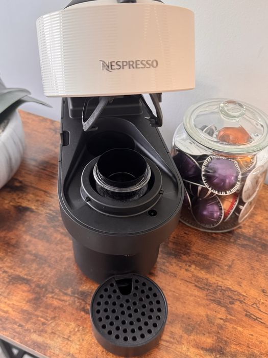 Maquina Vertuo Pop Bege Nespresso