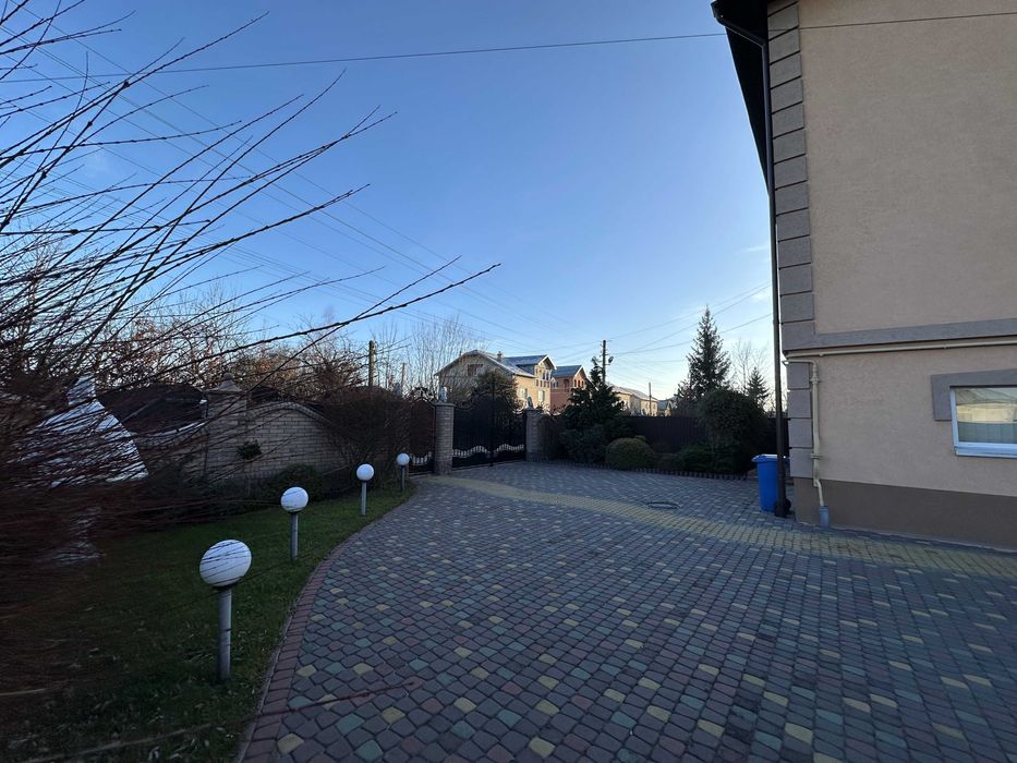 Продам сучасний напів особняк (дуплекс) з ремонтом в м.Тисмениця