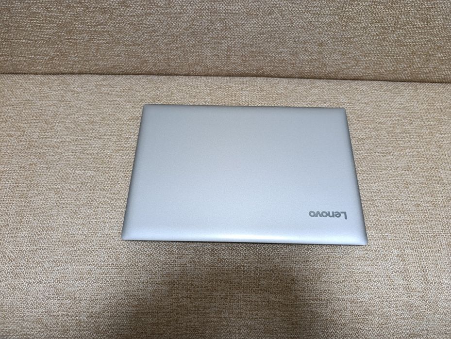 Lenovo 330-15IKB/i3-6006/8 RAM/SSD 128Gb+HDD 500GB/Geforce 920MX 2Gb